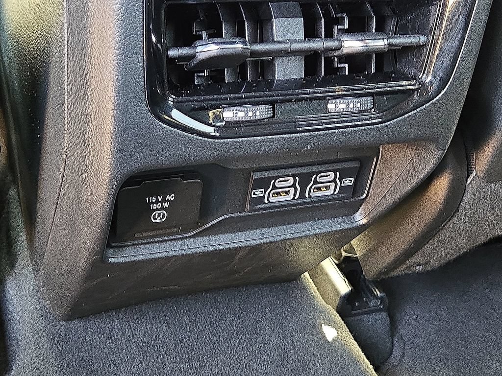 Used 2025 Jeep Grand Cherokee Altitude AWD/4WD image 16