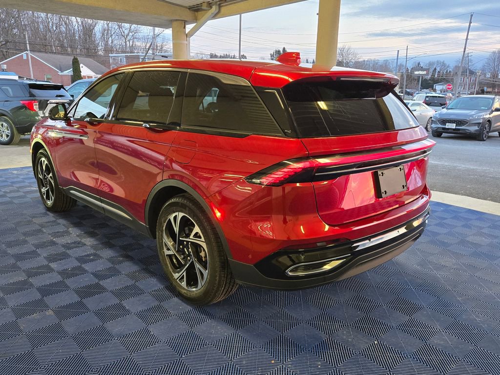 Used 2024 Lincoln Nautilus Premier w/ Equipment Group 102A image 5