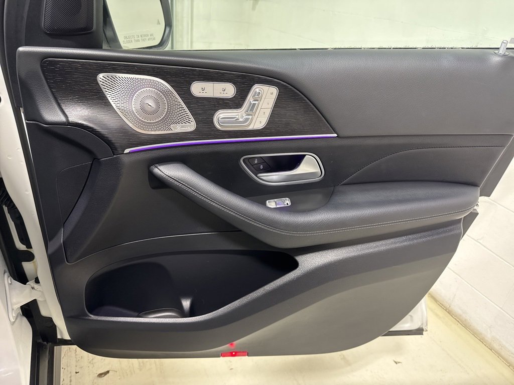 Used 2024 Mercedes-Benz GLS 450 4MATIC image 39