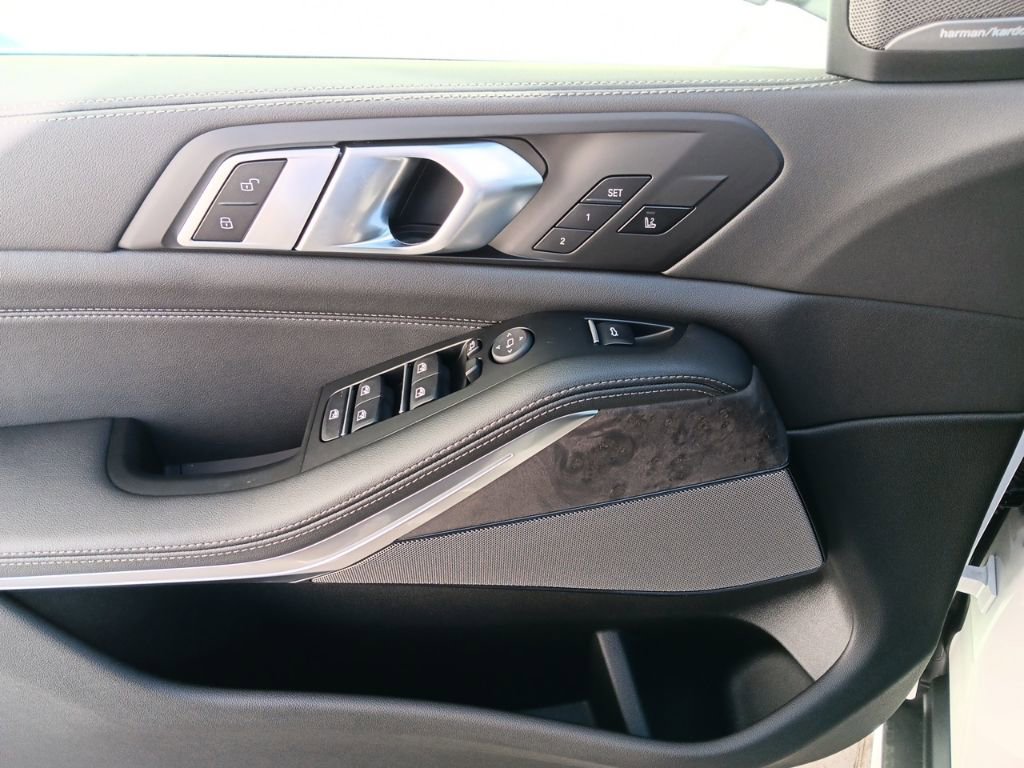 New 2026 BMW X5 xDrive40i w/ Climate Comfort Package image 14