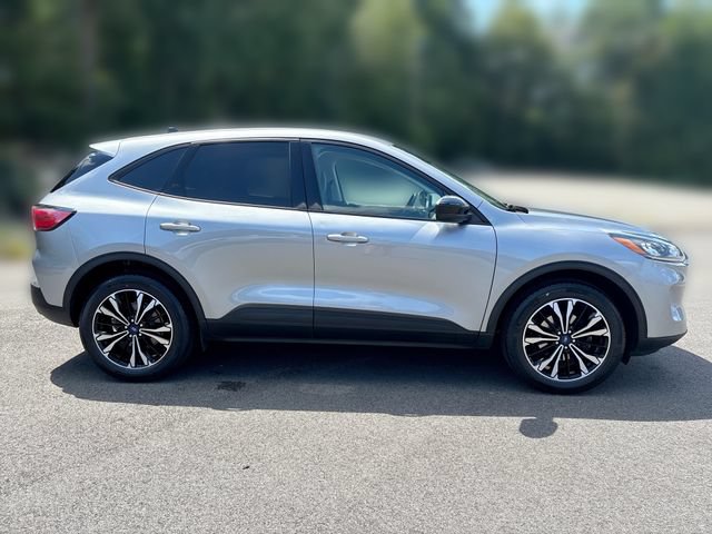Used 2022 Ford Escape SE w/ SE Sport Appearance Package AWD/4WD image 9