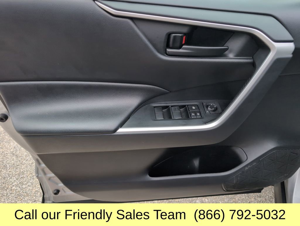 Certified 2021 Toyota RAV4 LE w/ Carpet Mat Package (TMS) AWD/4WD image 12