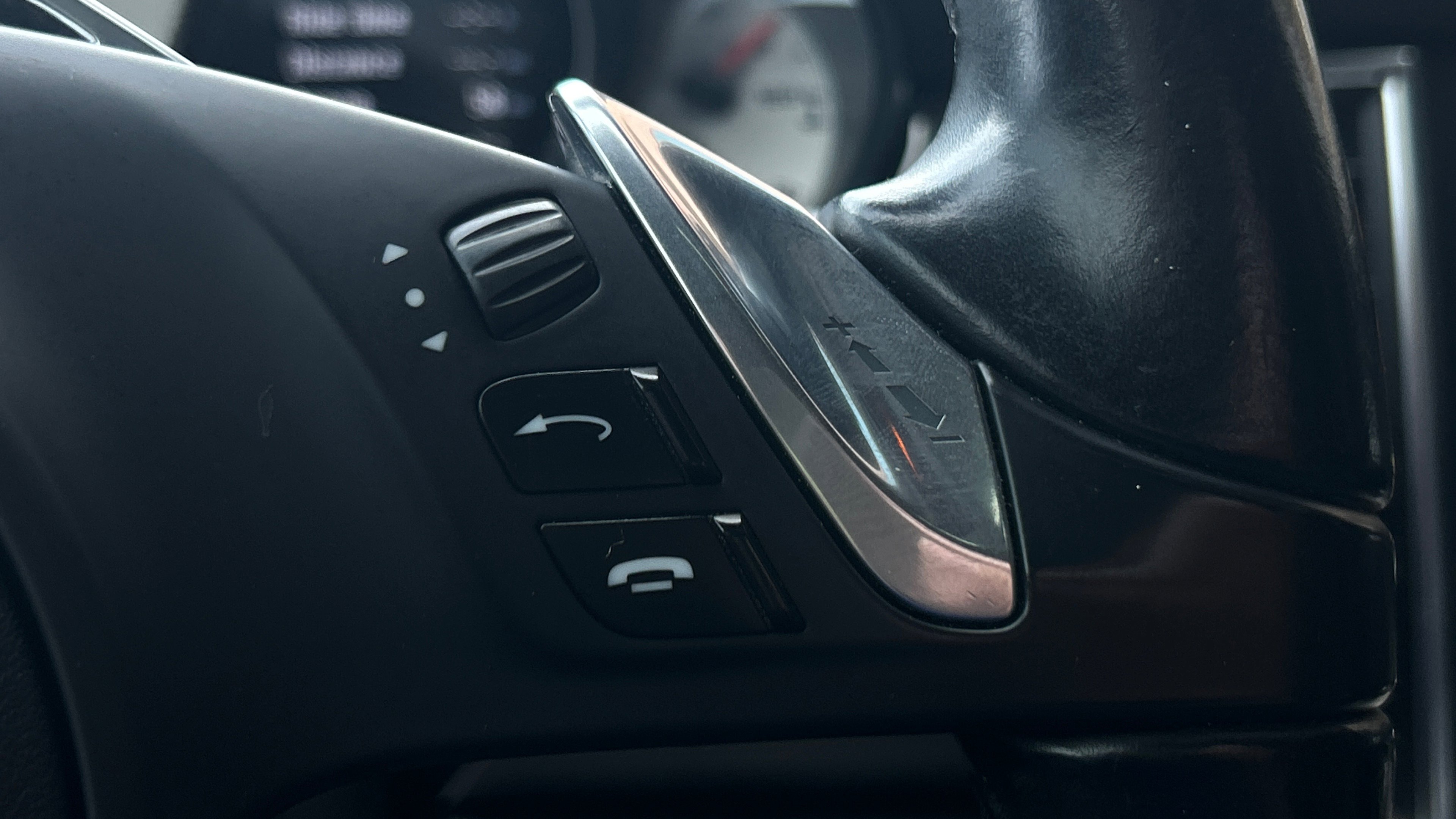 Used 2015 Porsche Panamera 4S image 92