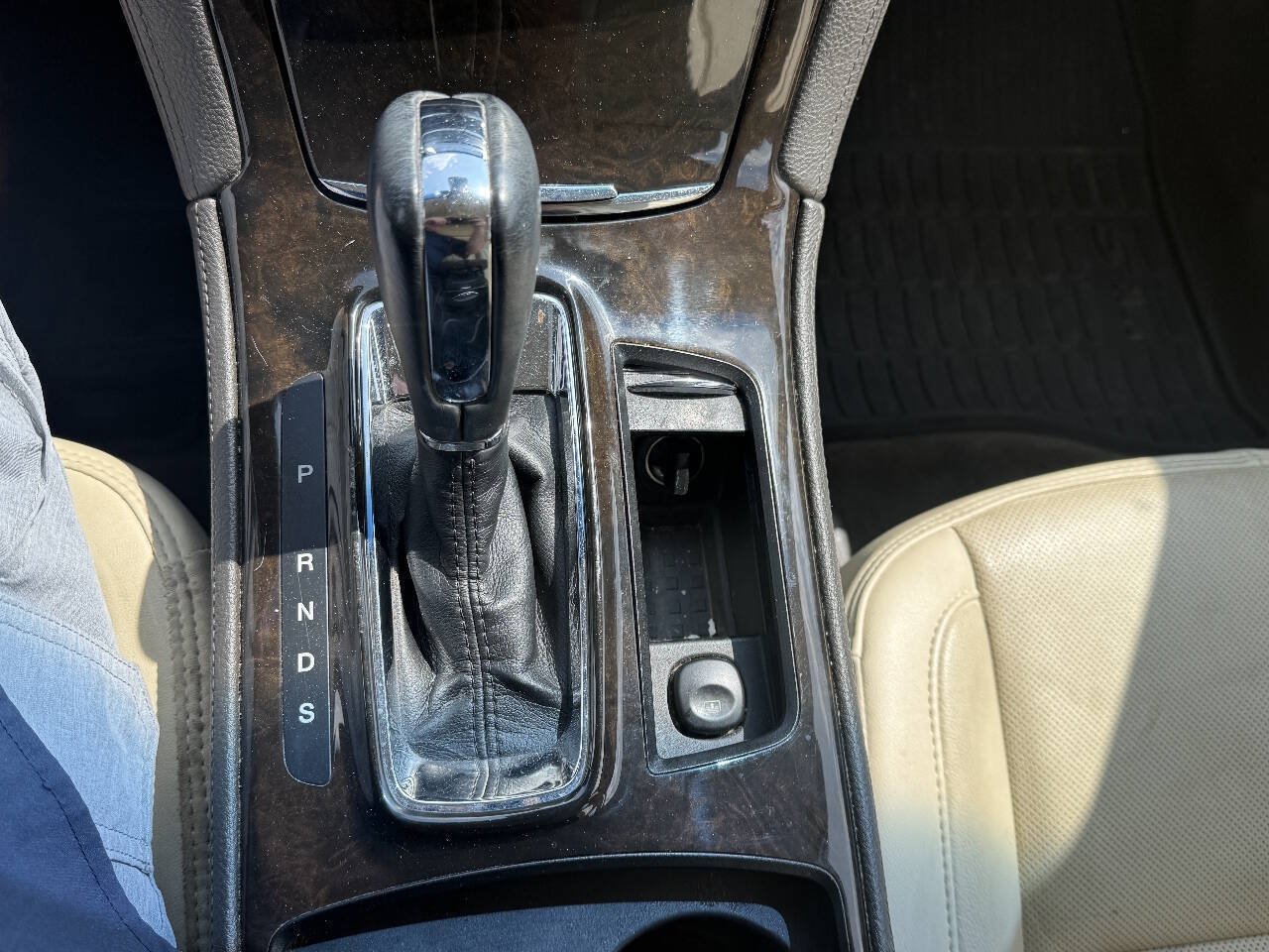 Used 2016 Lincoln MKS AWD w/ Equipment Group 101A image 28