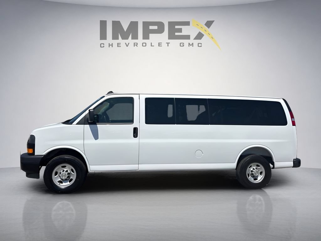 Used 2025 Chevrolet Express 3500 LS RWD image 2