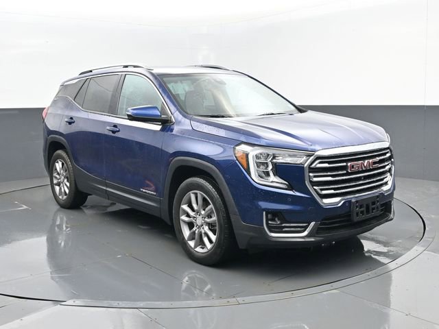 Used 2022 GMC Terrain SLT w/ Tech Package image 3