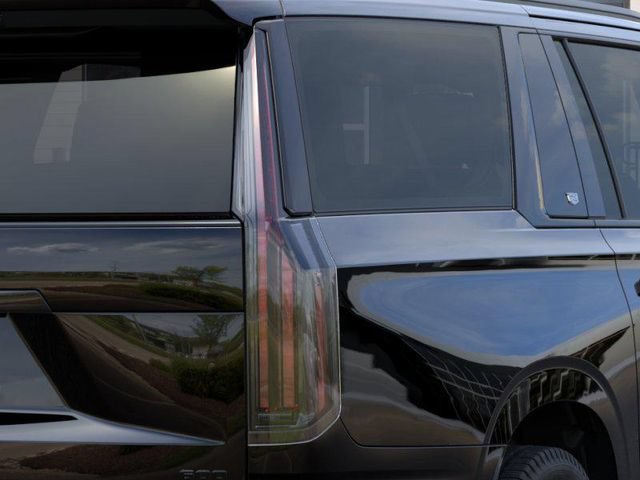New 2026 Cadillac Escalade ESV Platinum Sport w/ LPO, ONYX Package AWD/4WD image 11