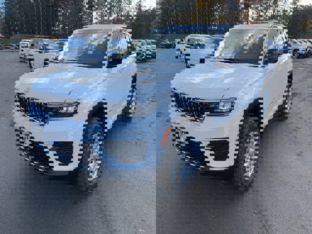 New 2025 Jeep Grand Cherokee Laredo X image 3