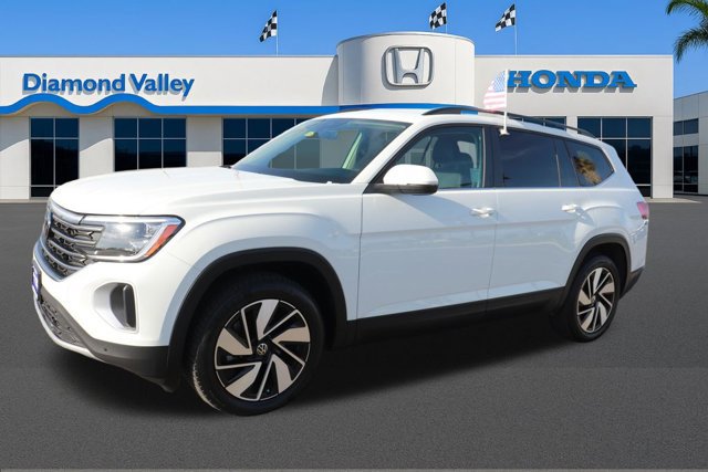 Used 2025 Volkswagen Atlas SE image 3