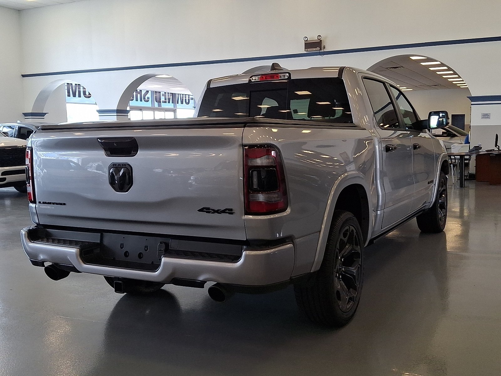 Certified 2024 RAM 1500 Limited w/ Night Edition AWD/4WD image 6