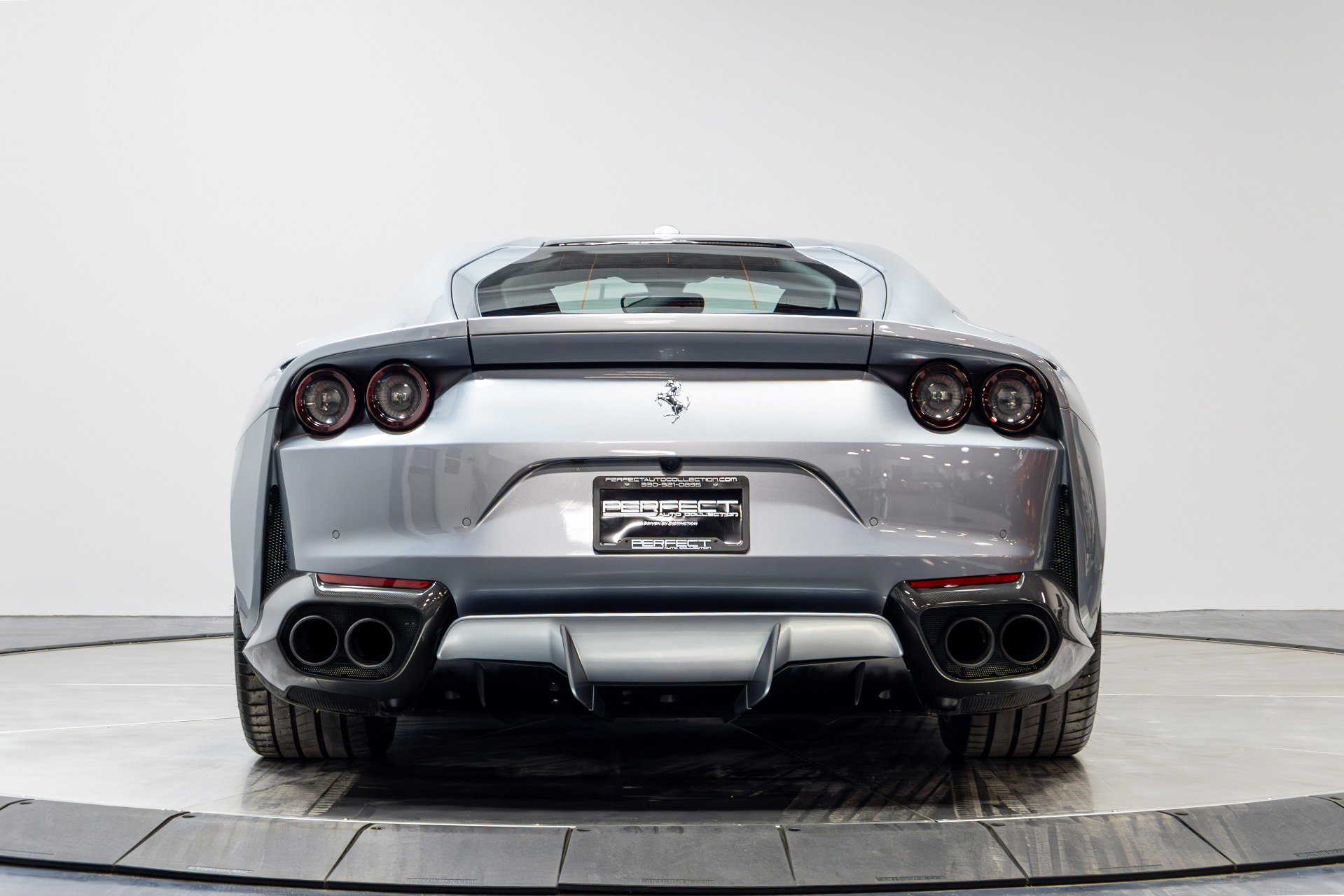 Used 2018 Ferrari 812 Superfast RWD image 42
