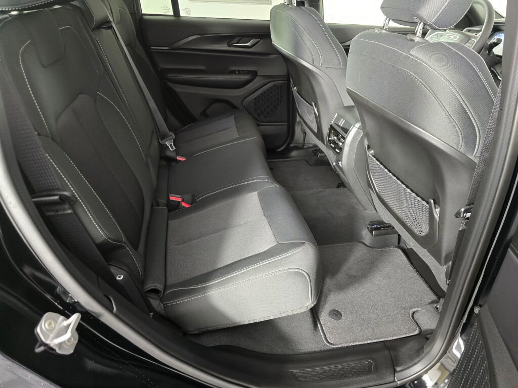 New 2025 Jeep Grand Cherokee Laredo X w/ Trailer Tow Package image 27