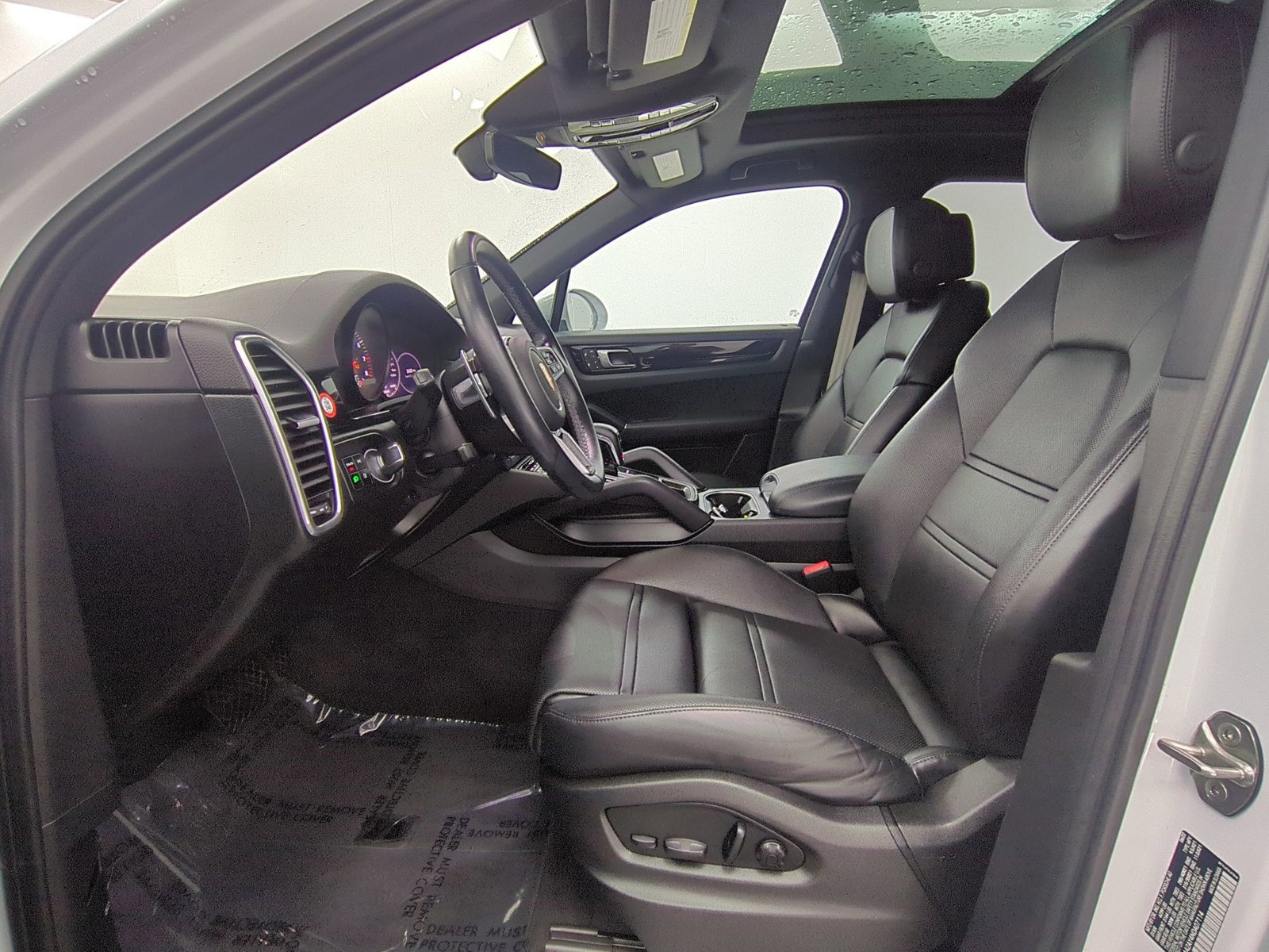 Used 2022 Porsche Cayenne Platinum Edition AWD/4WD image 5