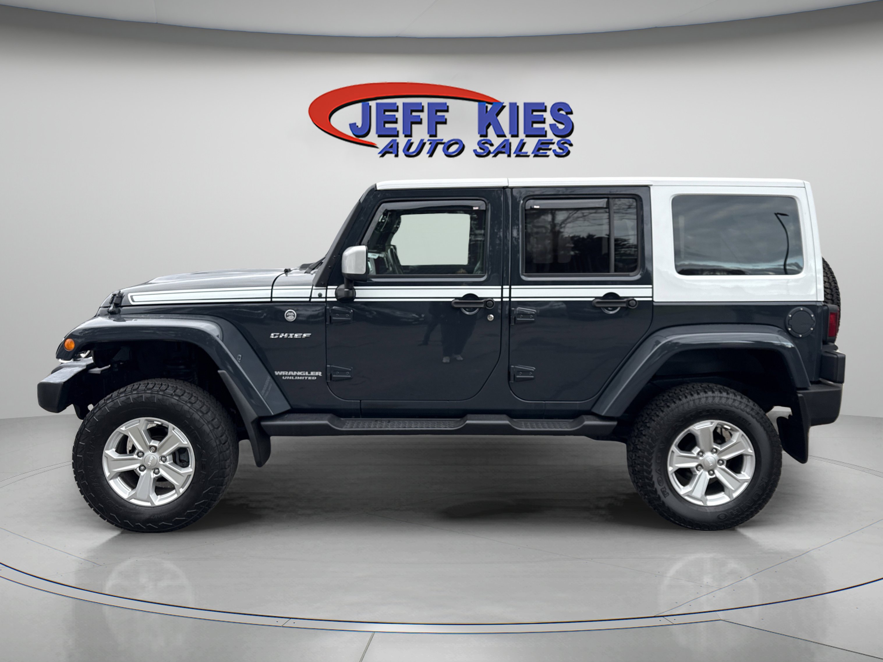 Used 2017 Jeep Wrangler Unlimited Sahara w/ Quick Order Package 24E Chief image 4
