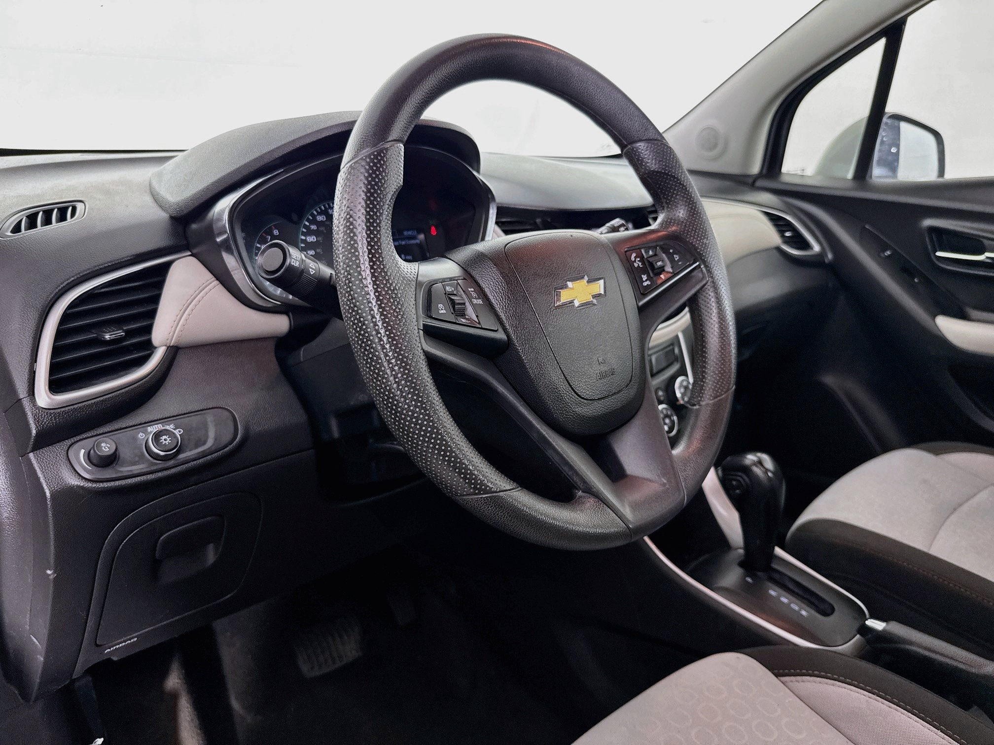 Used 2021 Chevrolet Trax LS w/ Tint and Cruise Package FWD image 20