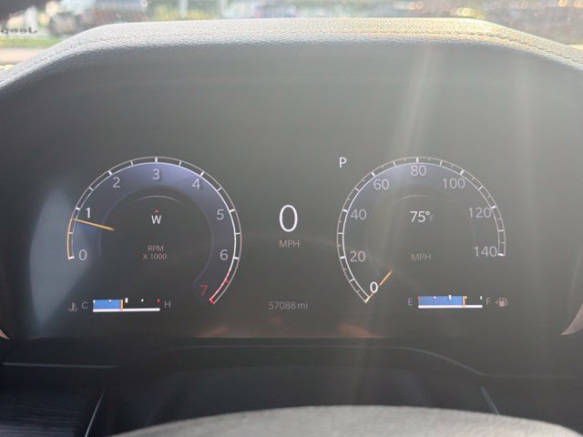 Used 2023 Jeep Grand Cherokee L Limited AWD/4WD image 19