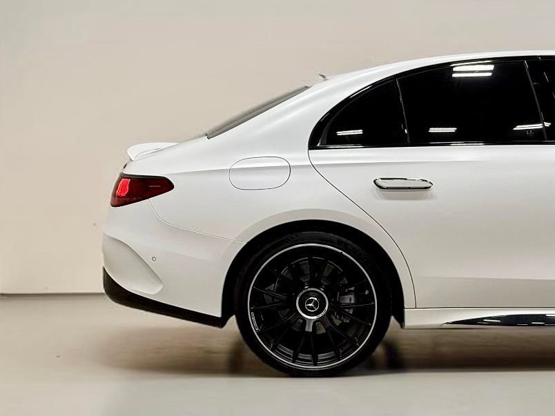 Used 2025 Mercedes-Benz E 53 AMG e 4MATIC Sedan image 17