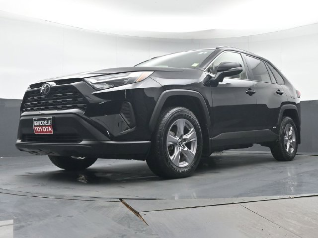 Certified 2025 Toyota RAV4 XLE AWD/4WD image 28