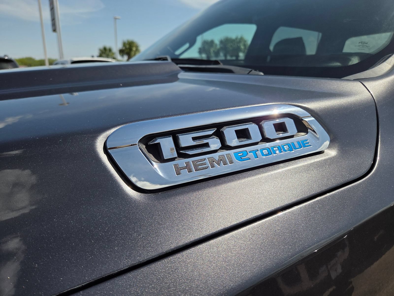 Used 2024 RAM 1500 Laramie AWD/4WD image 13