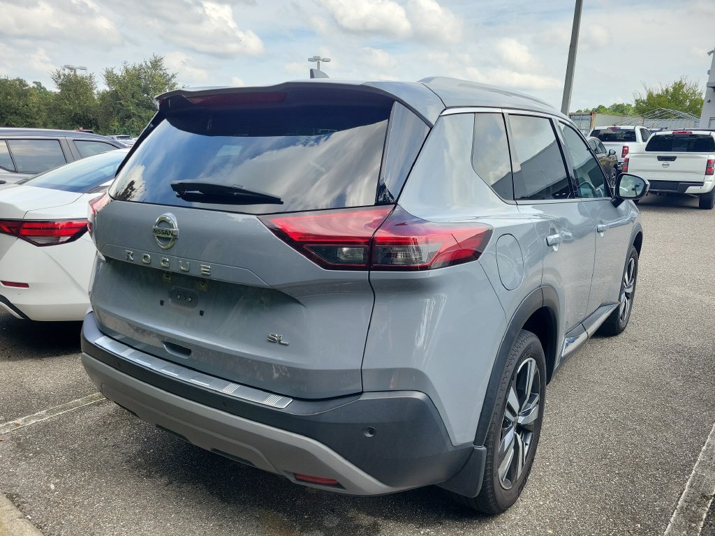Used 2021 Nissan Rogue SL w/ Premium Package FWD image 2
