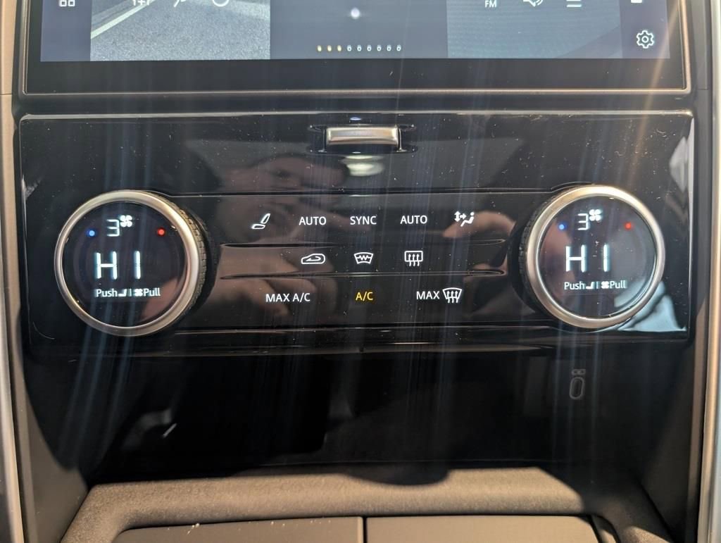 New 2026 Land Rover Discovery S image 21