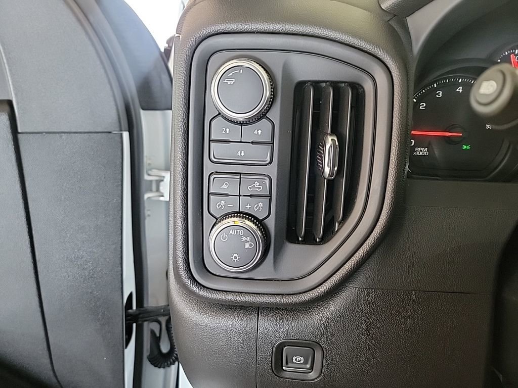 Used 2025 GMC Sierra 3500 Pro w/ Convenience Package image 18