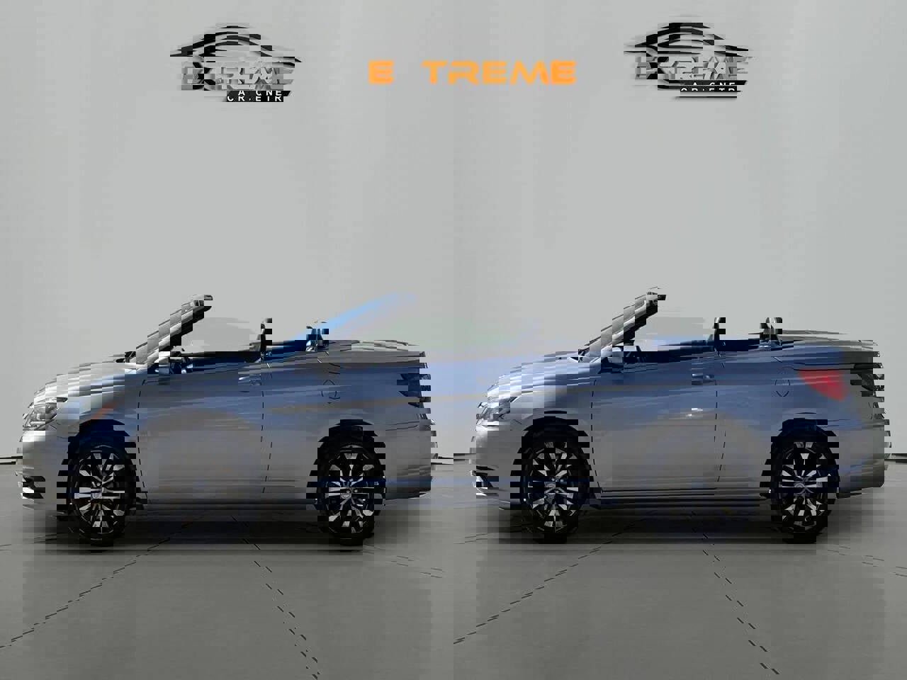 Used 2013 Chrysler 200 S image 4