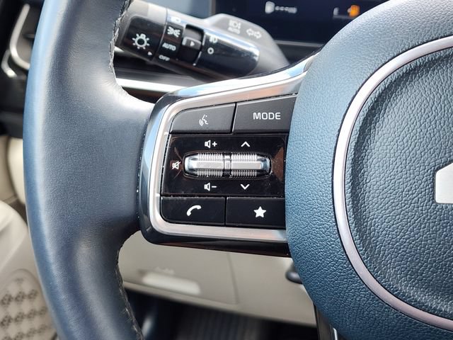 Certified 2025 Kia Carnival SX Prestige FWD image 38