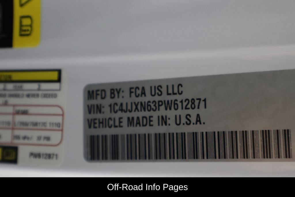 Used 2023 Jeep Wrangler Unlimited w/ Sun & Screen Package AWD/4WD image 40