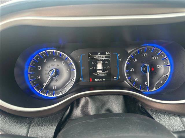 Used 2017 Chrysler Pacifica Touring-L FWD image 11