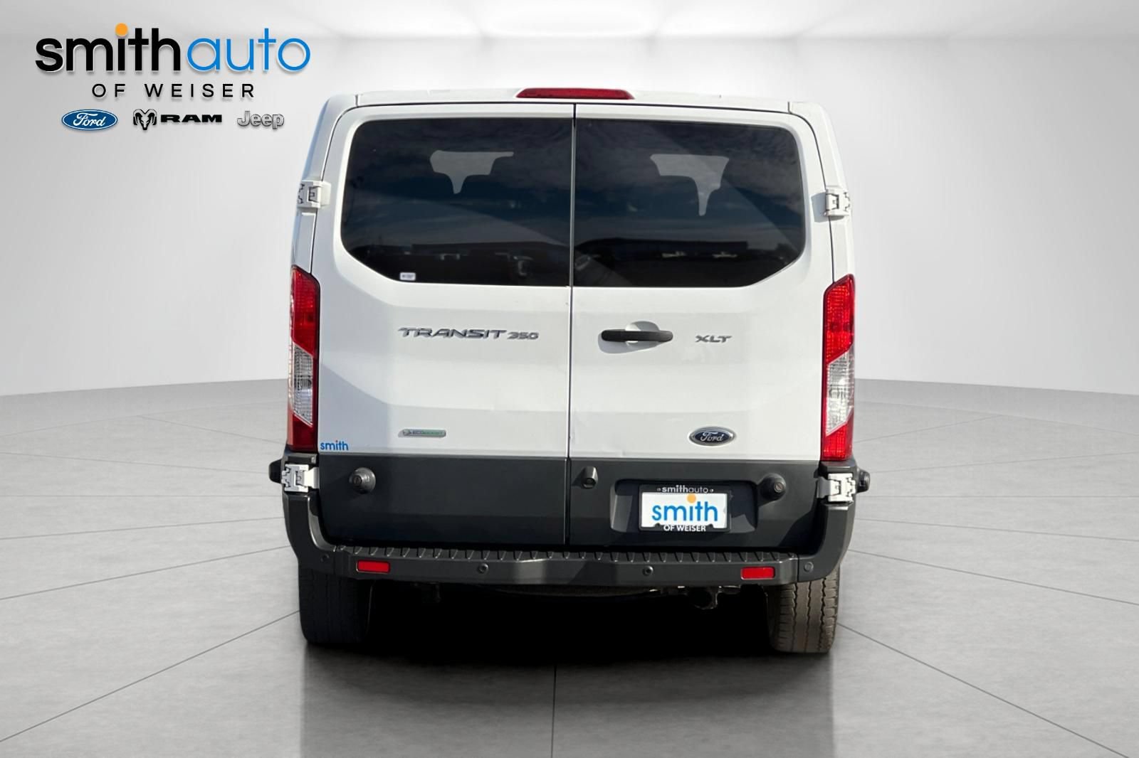 Used 2016 Ford Transit 350 XLT RWD image 5