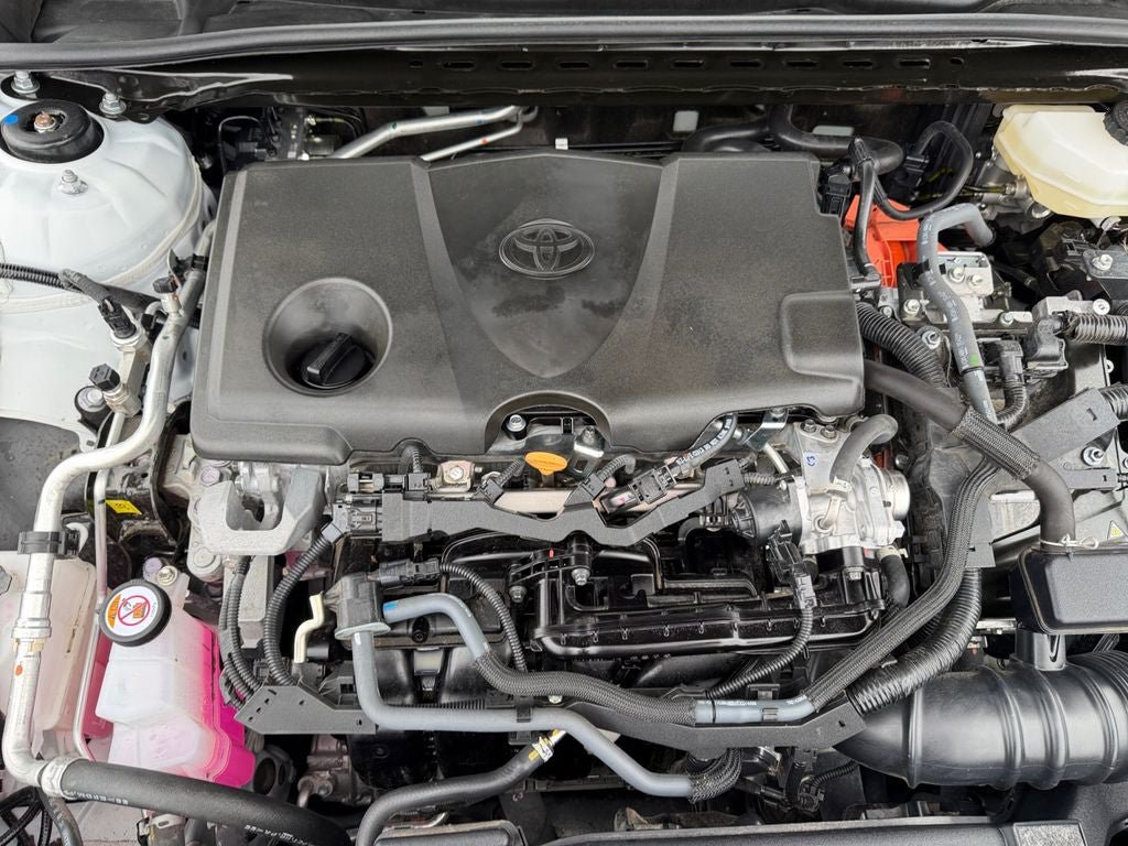 Used 2025 Toyota Camry SE FWD image 30