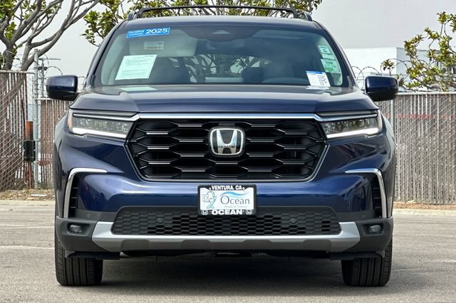 Used 2025 Honda Pilot Touring image 9