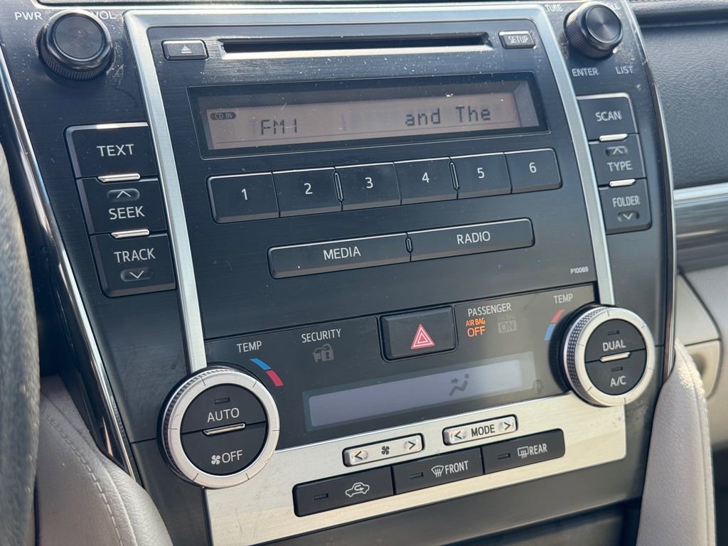 Used 2012 Toyota Camry LE image 22