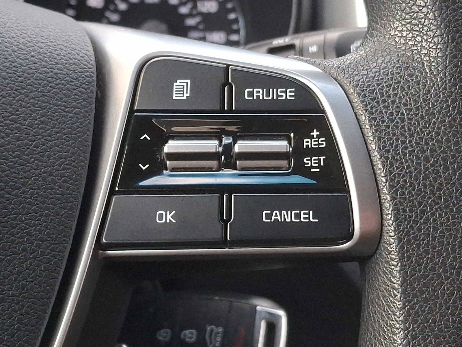 Used 2019 Kia Sorento LX image 18