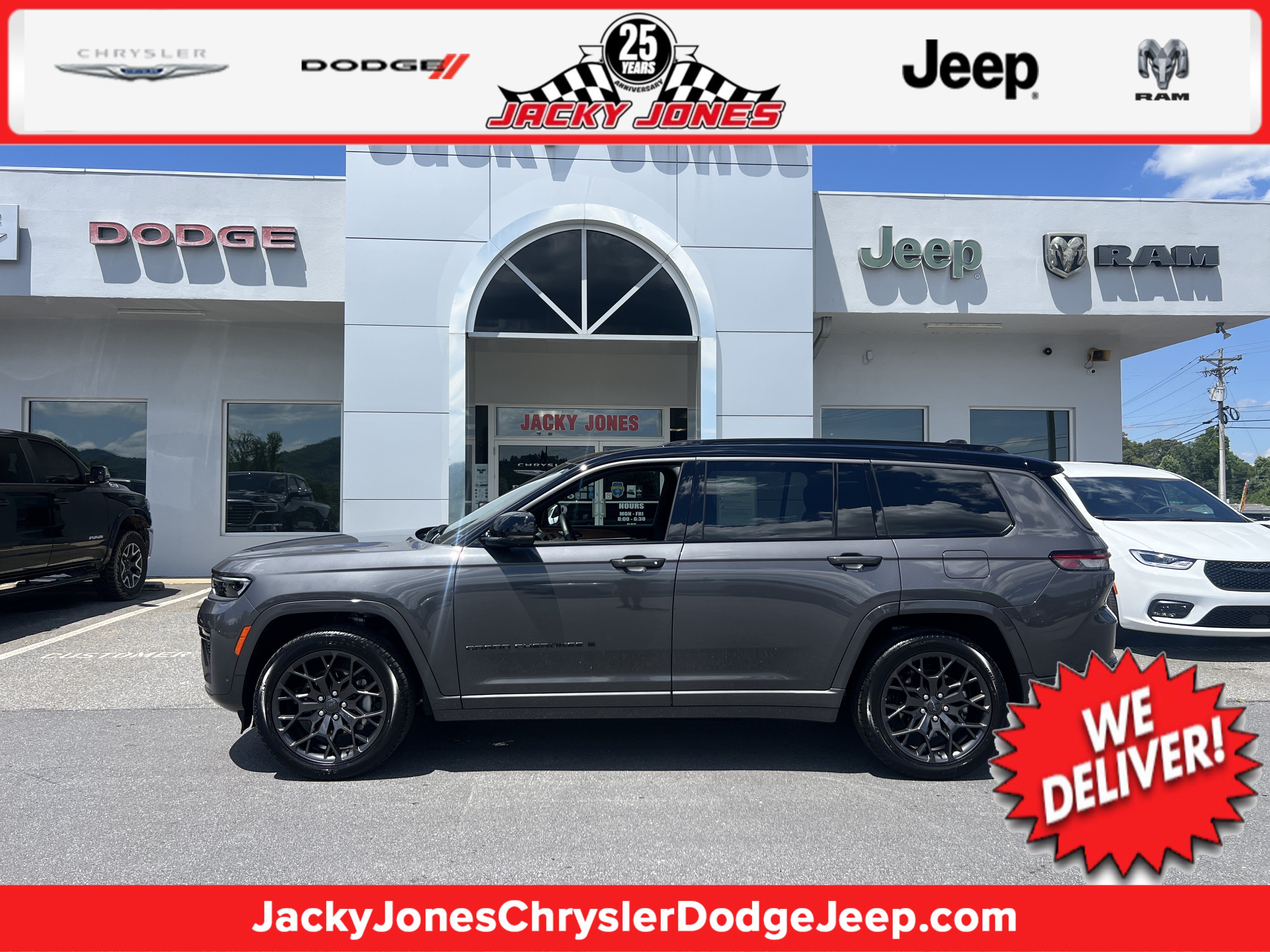 Used 2026 Jeep Grand Cherokee L Summit w/ Obsidian Package AWD/4WD image 1