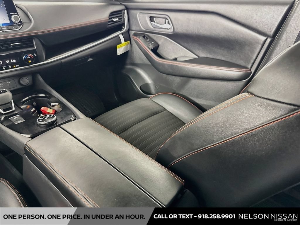 Certified 2025 Nissan Rogue SV AWD/4WD image 22