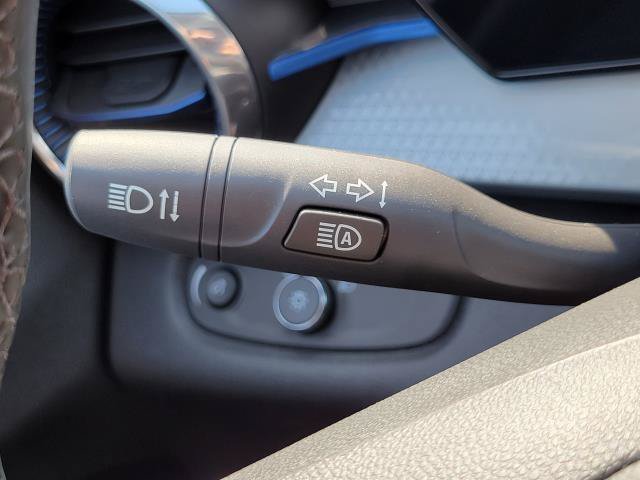 New 2026 Chevrolet Trax LT w/ Sunroof Package FWD image 16