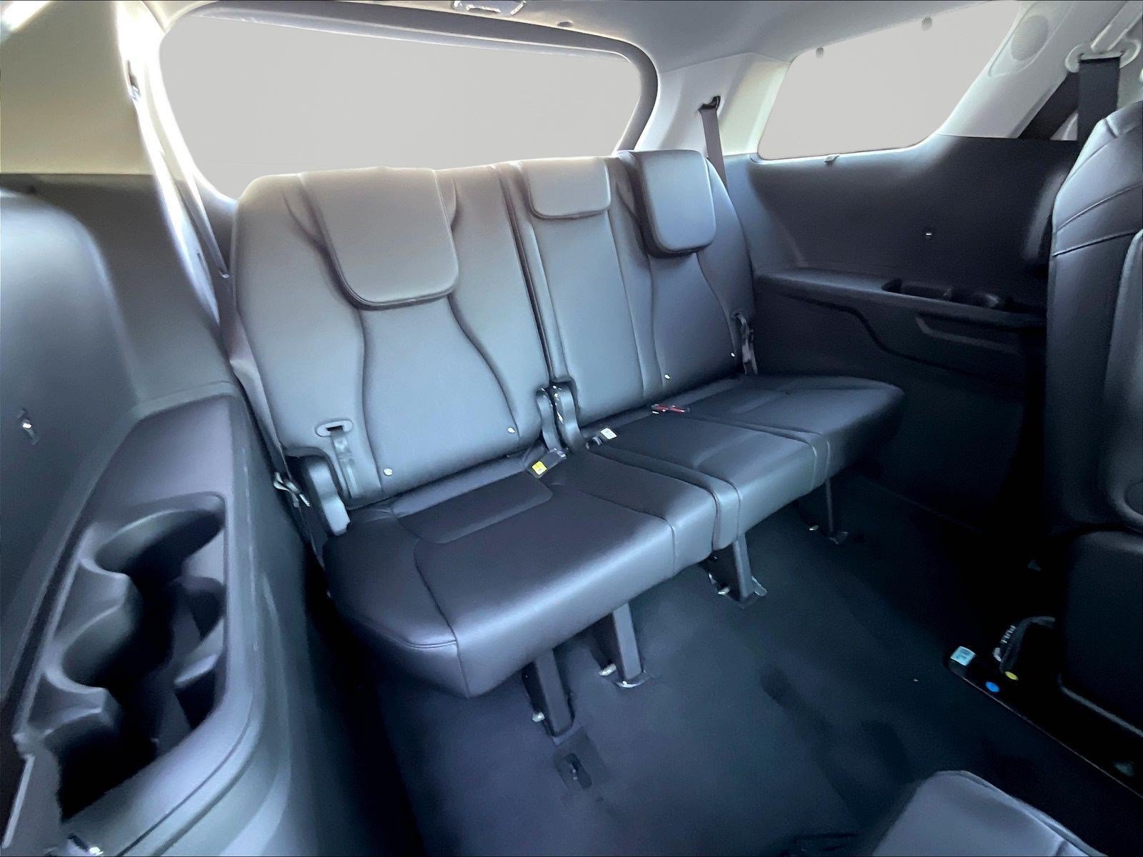 New 2027 Kia Carnival EX FWD image 21