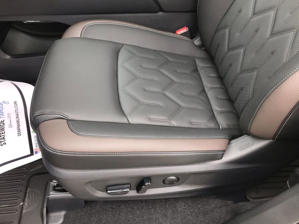 New 2026 Nissan Pathfinder Platinum image 12