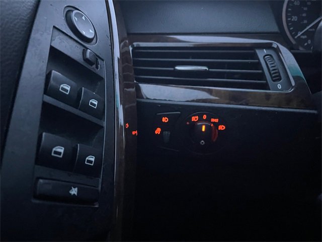 Used 2006 BMW 530xi 530xi image 21