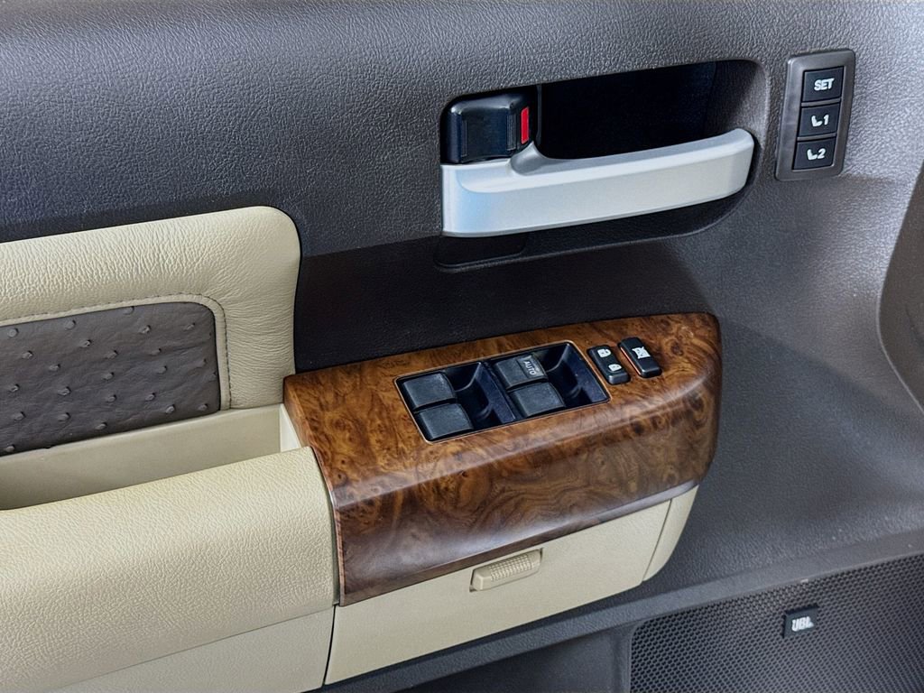 Used 2010 Toyota Tundra Limited image 18