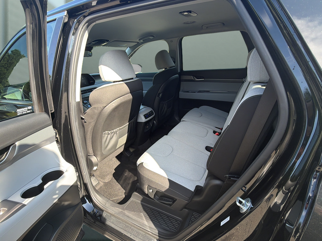 Used 2021 Hyundai Palisade SE AWD/4WD image 11