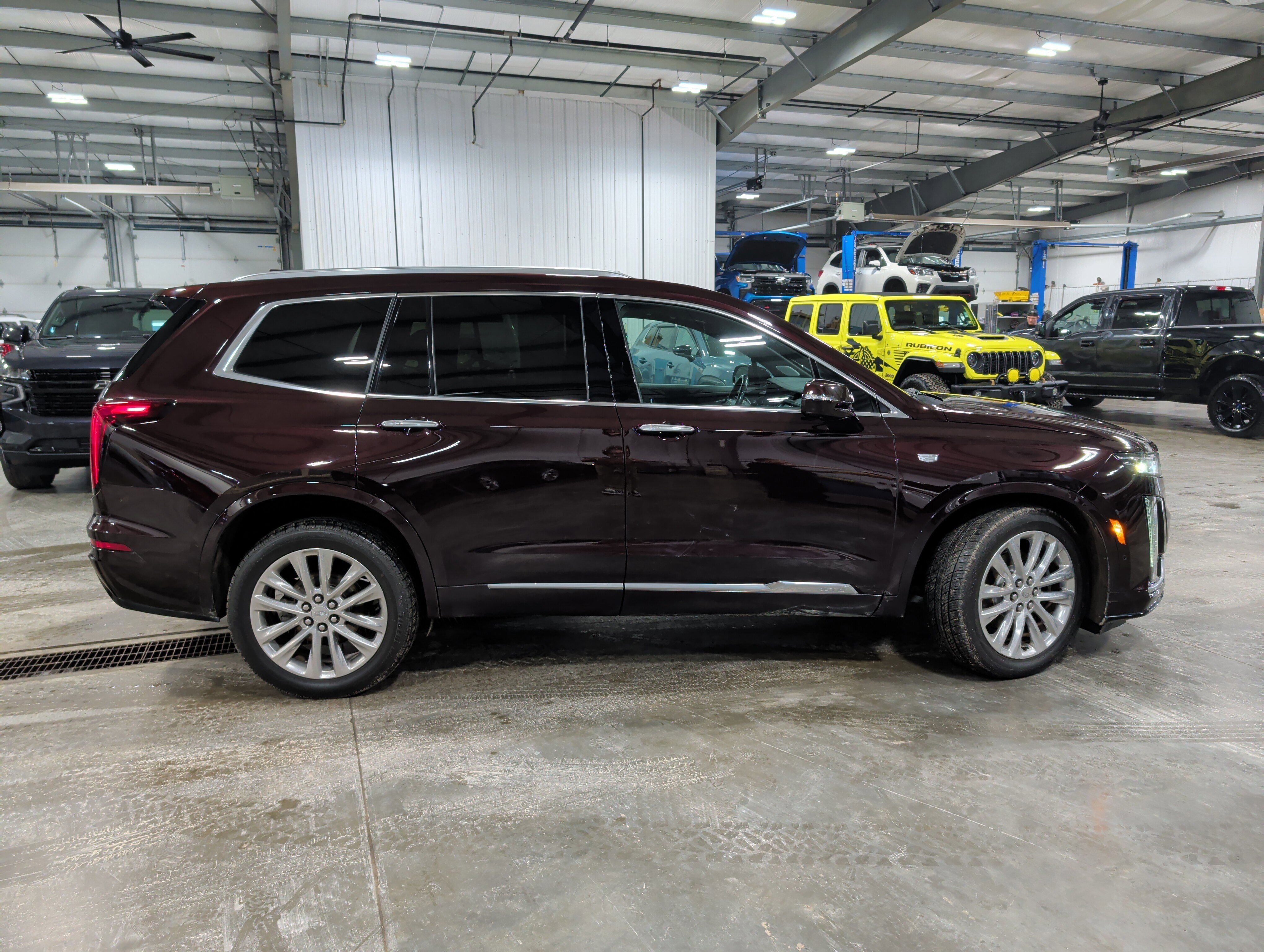 Used 2020 Cadillac XT6 Premium Luxury image 2
