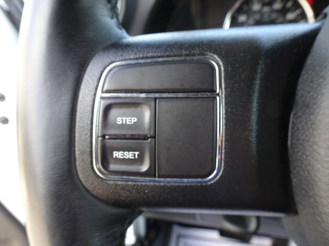 Used 2018 Jeep Wrangler Sahara image 19