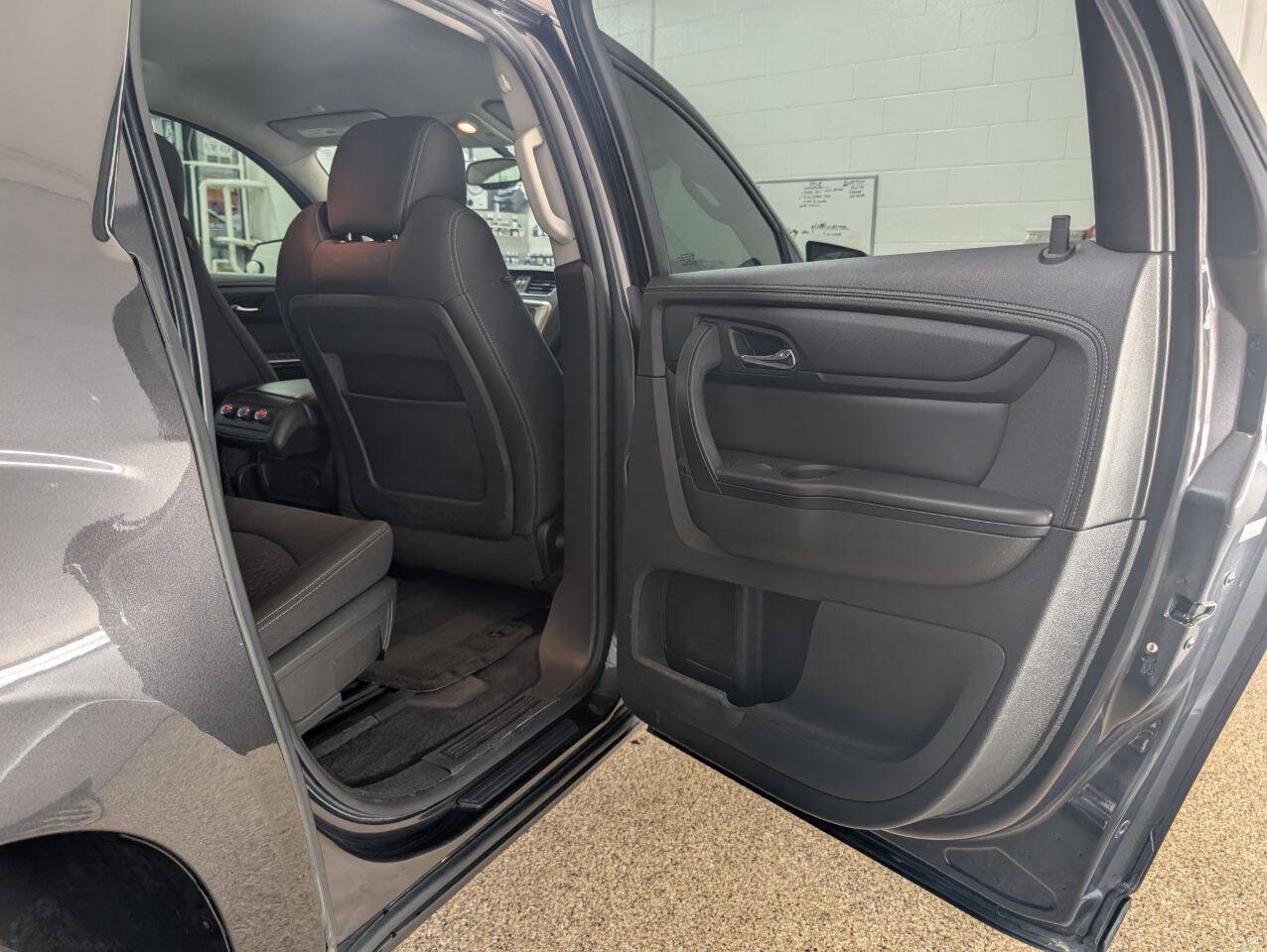 Used 2015 GMC Acadia SLE FWD image 18