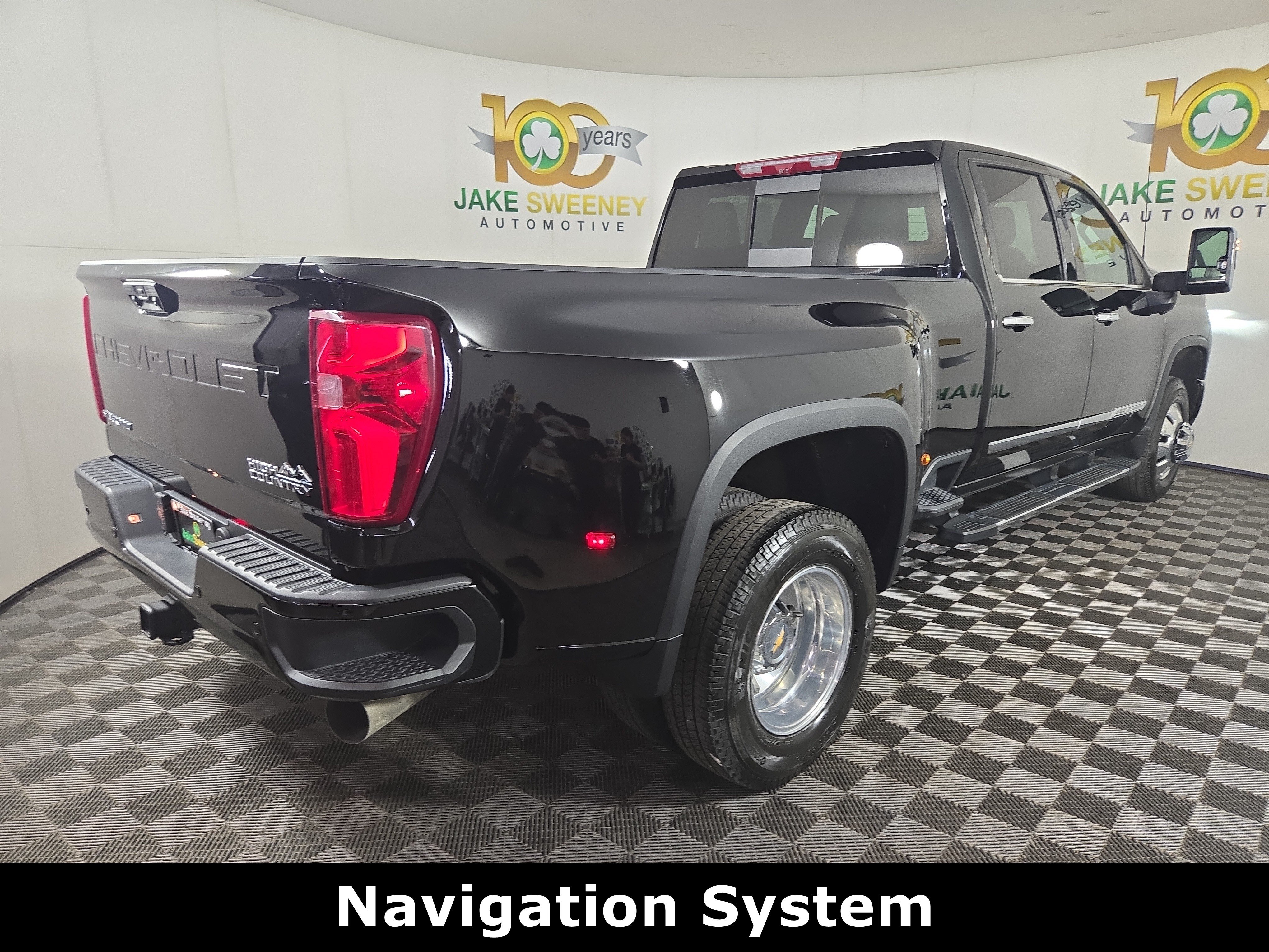 Used 2025 Chevrolet Silverado 3500 High Country w/ High Country Premium Package AWD/4WD image 10
