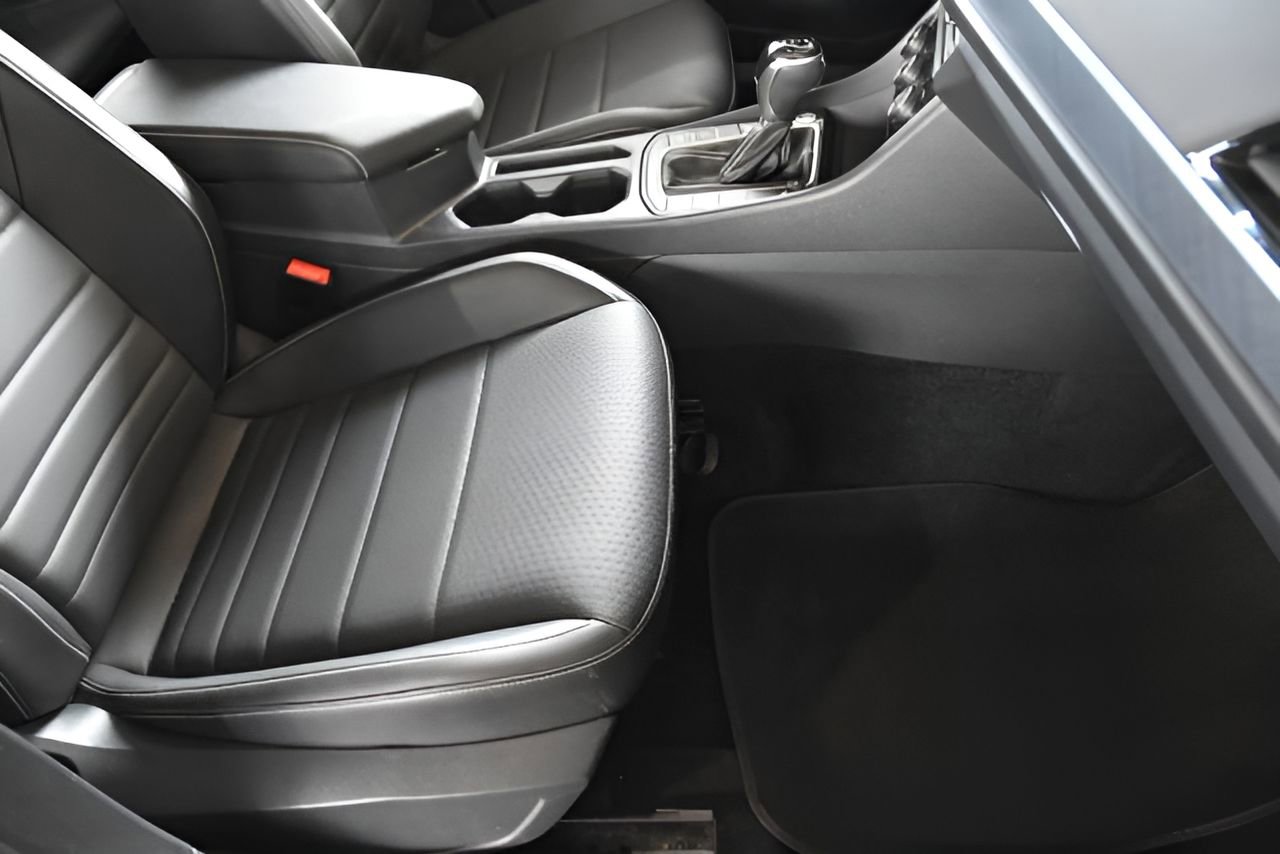 Used 2024 Volkswagen Jetta SE image 22