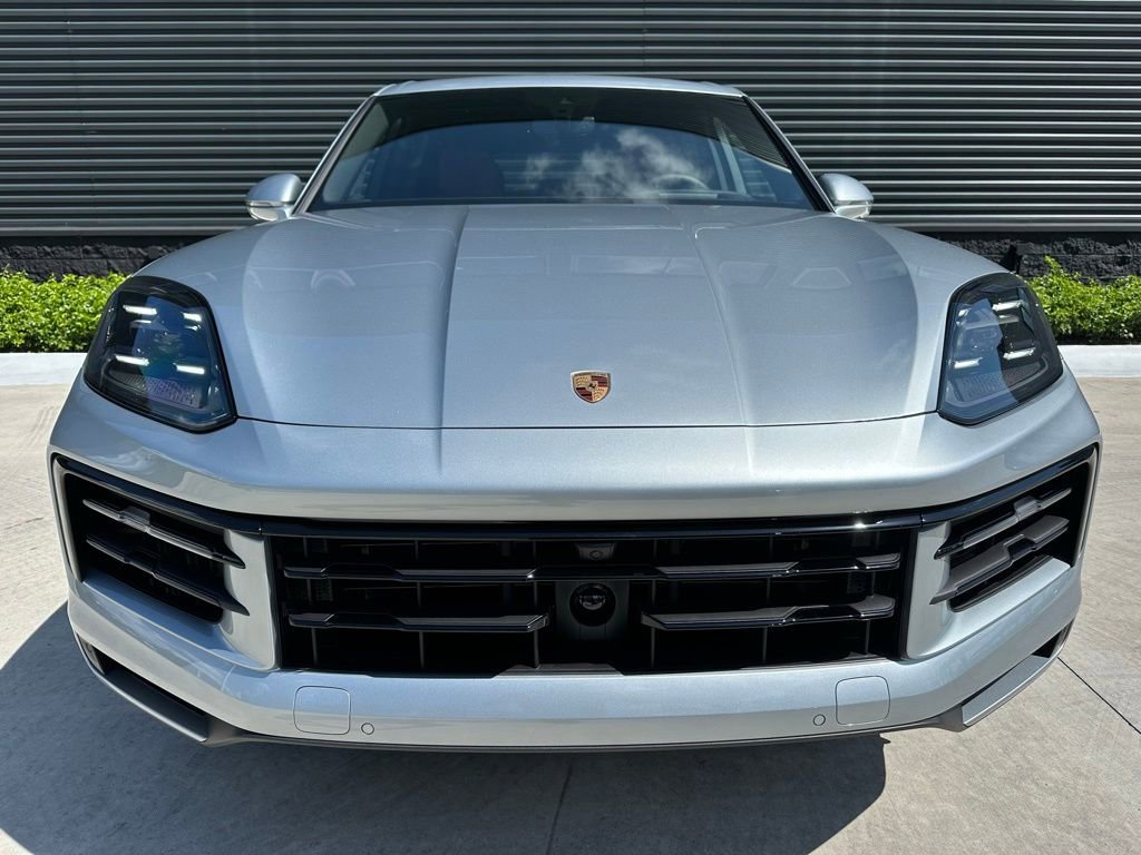 Used 2025 Porsche Cayenne S image 7