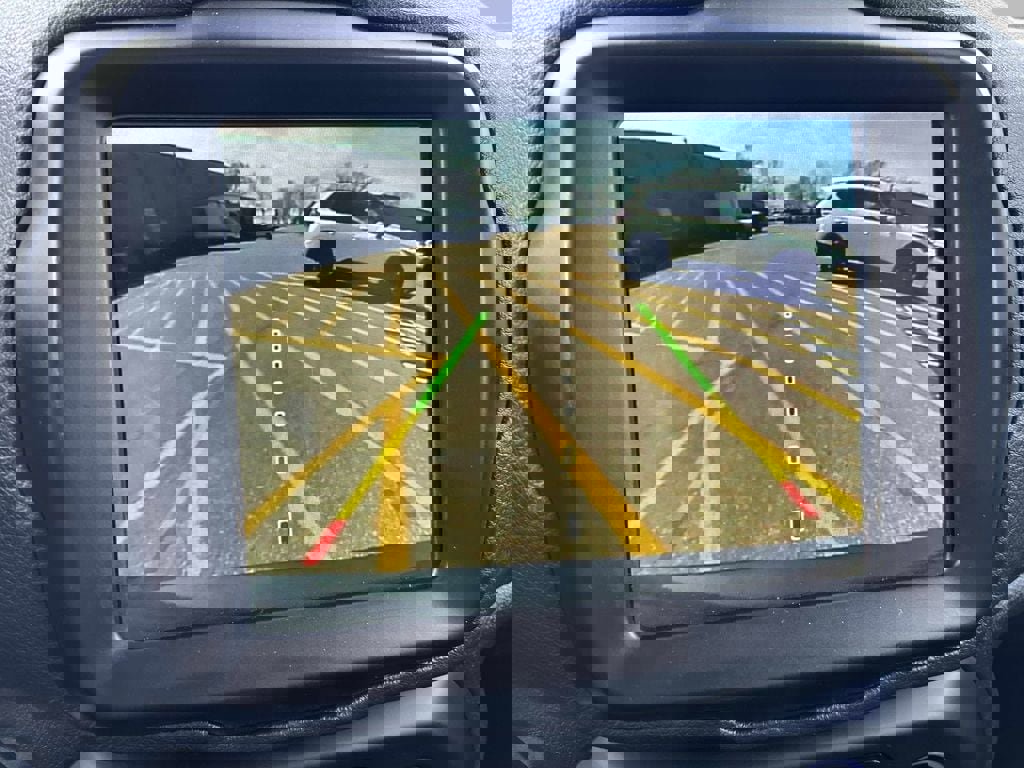 Certified 2023 Jeep Renegade Latitude w/ Premium Group image 31